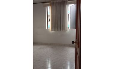 Casa con Local comercial/Centro Pereira