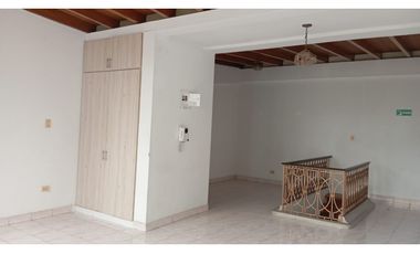 Casa con Local comercial/Centro Pereira