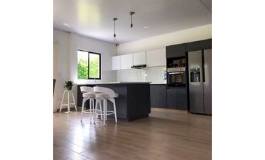 Casa campestre en condominio, La Palmilla, vía Alcalá