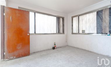 HERMOSO JARDIN  CON EDIFICIO EN VENTA IZTAPALAPA