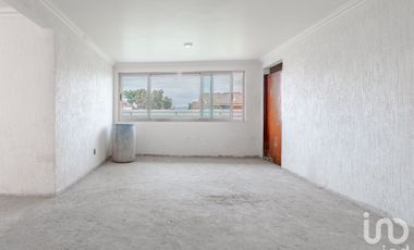HERMOSO JARDIN  CON EDIFICIO EN VENTA IZTAPALAPA