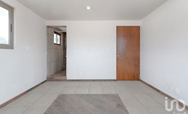HERMOSO JARDIN  CON EDIFICIO EN VENTA IZTAPALAPA