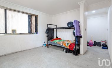 HERMOSO JARDIN  CON EDIFICIO EN VENTA IZTAPALAPA