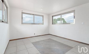 HERMOSO JARDIN  CON EDIFICIO EN VENTA IZTAPALAPA