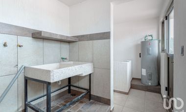 HERMOSO JARDIN  CON EDIFICIO EN VENTA IZTAPALAPA