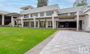 HERMOSO JARDIN  CON EDIFICIO EN VENTA IZTAPALAPA