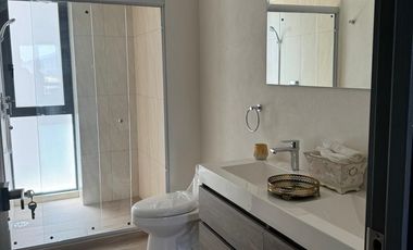 GRANDE Y LUJOSO PENTHOUSE CON INCREIBLE VISTA!