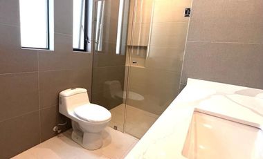 HERMOSA CASA EN VENTA PARQUES VALLARTA !!
