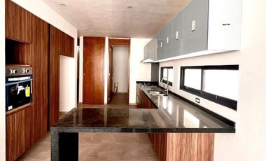 HERMOSA CASA EN VENTA PARQUES VALLARTA !!