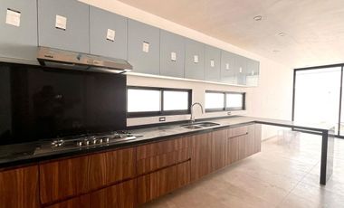 HERMOSA CASA EN VENTA PARQUES VALLARTA !!