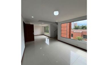 Casa Duplex en Arriendo en Envigado Sector Los Benedictinos