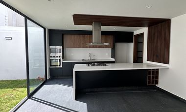 Venta Casa en Lomas de Angelopolis , Puebla.