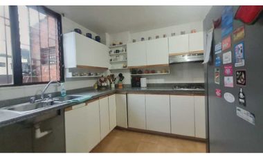 Amplio apartamento en lamos Pereira