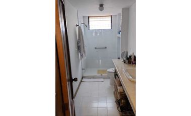 Amplio apartamento en lamos Pereira