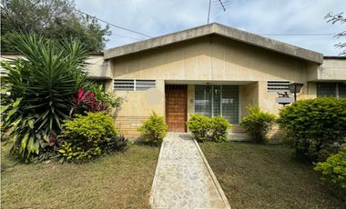 Casa esquinera de una planta en venta Barrio Las Mercedes Palmira