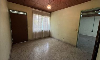 Casa esquinera de una planta en venta Barrio Las Mercedes Palmira