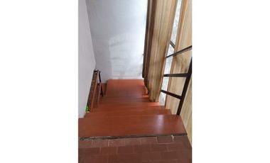 Casa en Venta VILLA LUGANO 5 ambientes 2 baños Garaje Patio Parrilla Balcon Terraza En 2 plantas