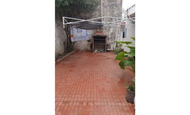 Casa en Venta VILLA LUGANO 5 ambientes 2 baños Garaje Patio Parrilla Balcon Terraza En 2 plantas