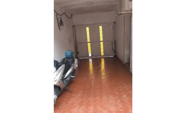Casa en Venta VILLA LUGANO 5 ambientes 2 baños Garaje Patio Parrilla Balcon Terraza En 2 plantas
