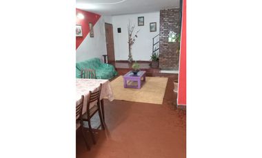 Casa en Venta VILLA LUGANO 5 ambientes 2 baños Garaje Patio Parrilla Balcon Terraza En 2 plantas