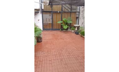 Casa en Venta VILLA LUGANO 5 ambientes 2 baños Garaje Patio Parrilla Balcon Terraza En 2 plantas