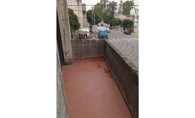 Casa en Venta VILLA LUGANO 5 ambientes 2 baños Garaje Patio Parrilla Balcon Terraza En 2 plantas