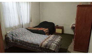 Casa en Venta VILLA LUGANO 5 ambientes 2 baños Garaje Patio Parrilla Balcon Terraza En 2 plantas