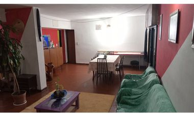 Casa en Venta VILLA LUGANO 5 ambientes 2 baños Garaje Patio Parrilla Balcon Terraza En 2 plantas