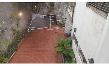 Casa en Venta VILLA LUGANO 5 ambientes 2 baños Garaje Patio Parrilla Balcon Terraza En 2 plantas