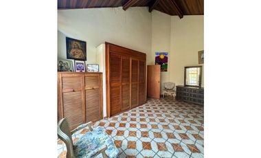 Vendo Espectacular Casa lote urbana en Villeta