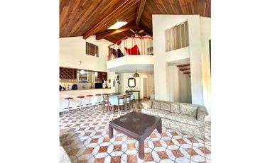 Vendo Espectacular Casa lote urbana en Villeta