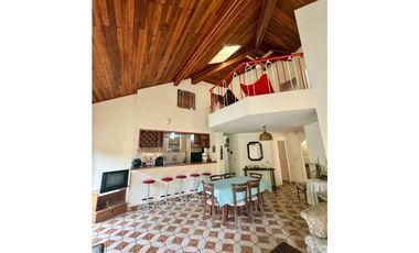 Vendo Espectacular Casa lote urbana en Villeta
