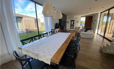 CASA EN VENTA EN  COSTA ESMERALDA Bº ECUESTRE