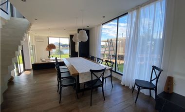 CASA EN VENTA EN  COSTA ESMERALDA Bº ECUESTRE