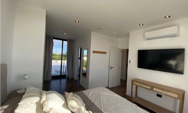 CASA EN VENTA EN  COSTA ESMERALDA Bº ECUESTRE