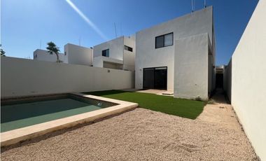 Renta casa amueblacon recámara en planta baja Zendera Conkal Mérida