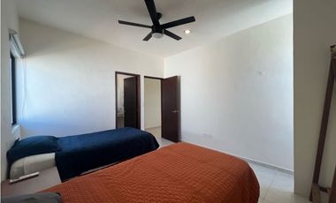 Renta casa amueblacon recámara en planta baja Zendera Conkal Mérida