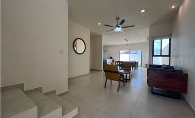 Renta casa amueblacon recámara en planta baja Zendera Conkal Mérida