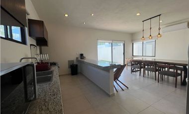 Renta casa amueblacon recámara en planta baja Zendera Conkal Mérida