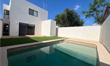 Renta casa amueblacon recámara en planta baja Zendera Conkal Mérida