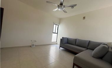 Renta casa amueblacon recámara en planta baja Zendera Conkal Mérida