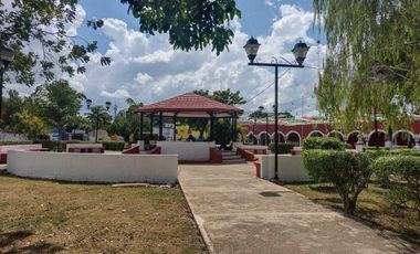 Terreno residencial con servicios en Conkal