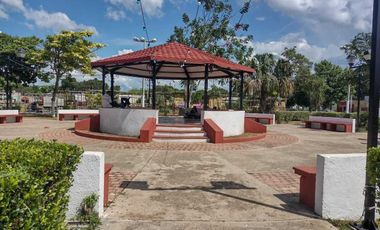 Terreno residencial con servicios en Conkal