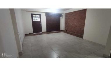VENTA DE CASA MULTIFAMILIAR CON APARTAMENTOS EL TRÉBOL CALI
