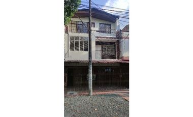 VENTA DE CASA MULTIFAMILIAR CON APARTAMENTOS EL TRÉBOL CALI