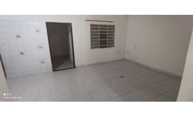 VENTA DE CASA MULTIFAMILIAR CON APARTAMENTOS EL TRÉBOL CALI