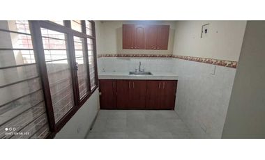 VENTA DE CASA MULTIFAMILIAR CON APARTAMENTOS EL TRÉBOL CALI