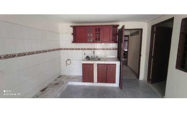 VENTA DE CASA MULTIFAMILIAR CON APARTAMENTOS EL TRÉBOL CALI