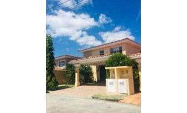 VENTA CASA VILLAS DEL GOLF II BRISAS DEL GOLF 3R LB