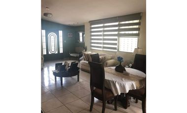 VENTA CASA BRISAS DEL GOLF 3REC LB